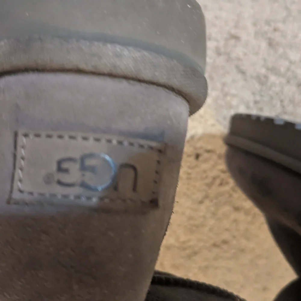 Ugg Gray Short Boots 8 Size - Picture 9 of 10
